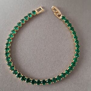 Emerald cushion shape diamond cut tennis bracelet